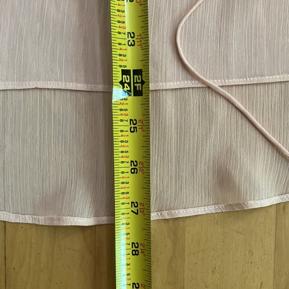 2/$20 Sheer pink blouse flowy British designer Large - Picture 5 of 9